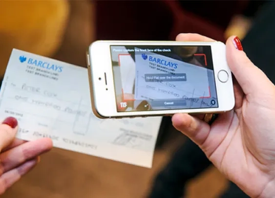 Au Crédit Agricole, les chèques désormais encaissés via smartphone