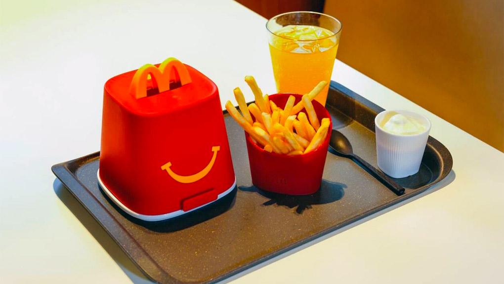 McDonald’s teste une vaisselle réutilisable pour le service à table