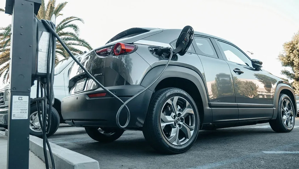 Fidélisation : les bornes de recharge électrique permettent de faire le plein de clients !