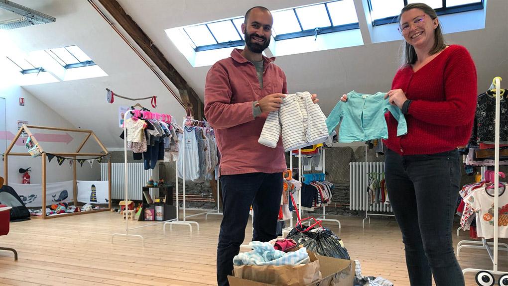 À Rennes, une boutique pour échanger entre parents des vêtements d’enfants