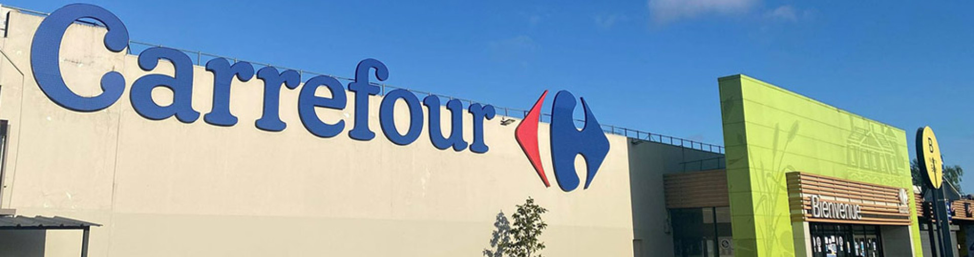 Photo d'extérieur d'un magasin Carrefour