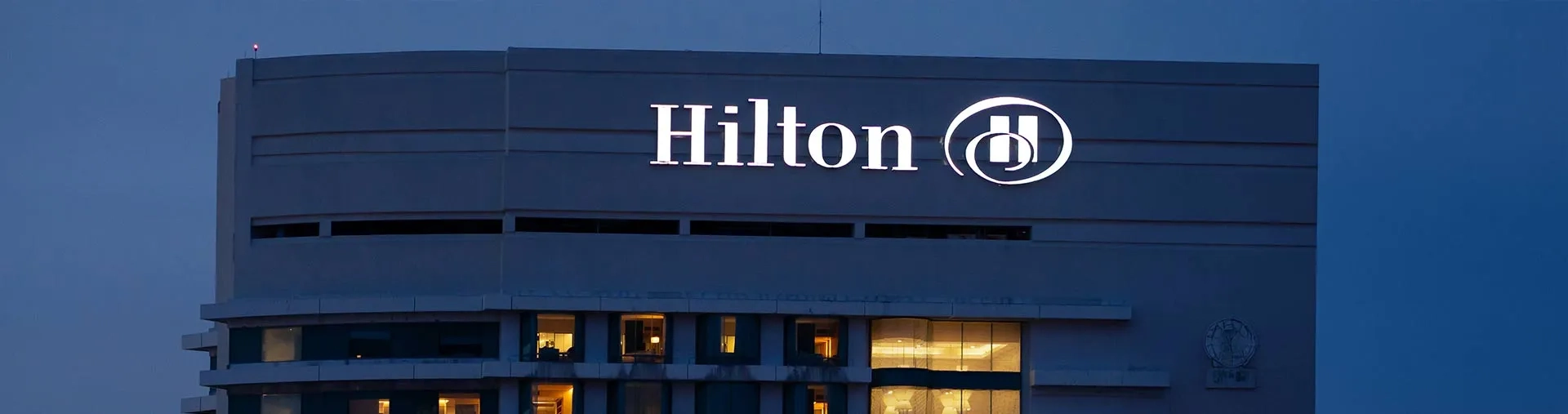 Façade la grande chaine d'hotel Hilton