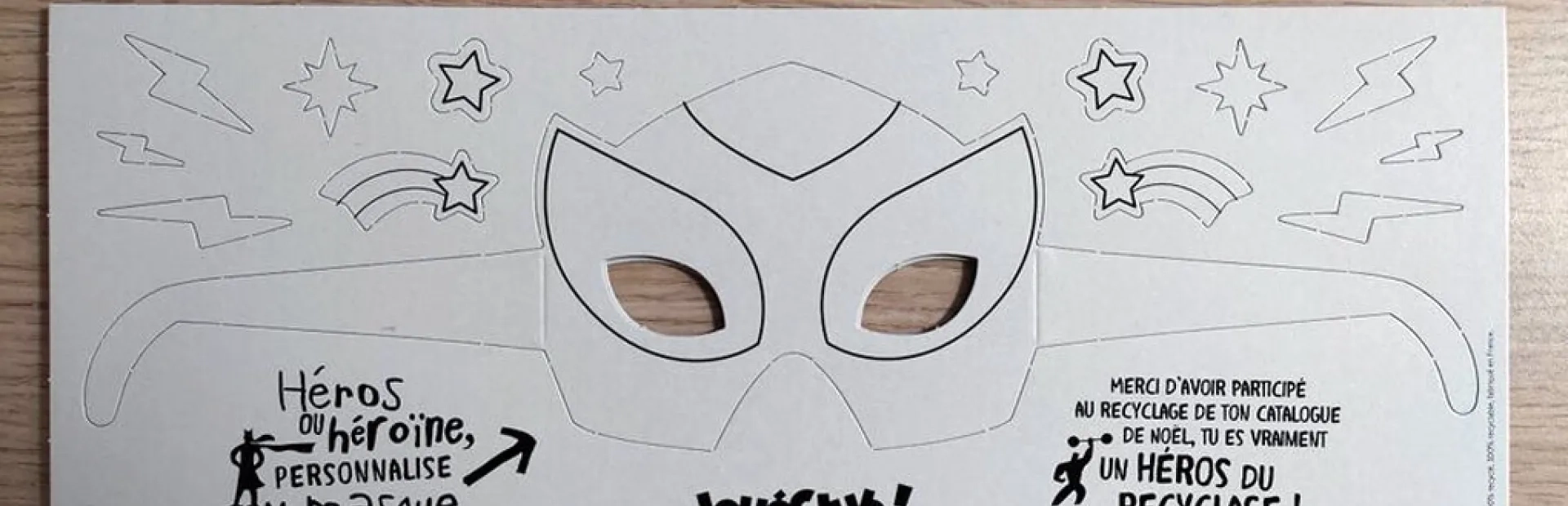 JouéClub recycle ses catalogues en masques de super-héros