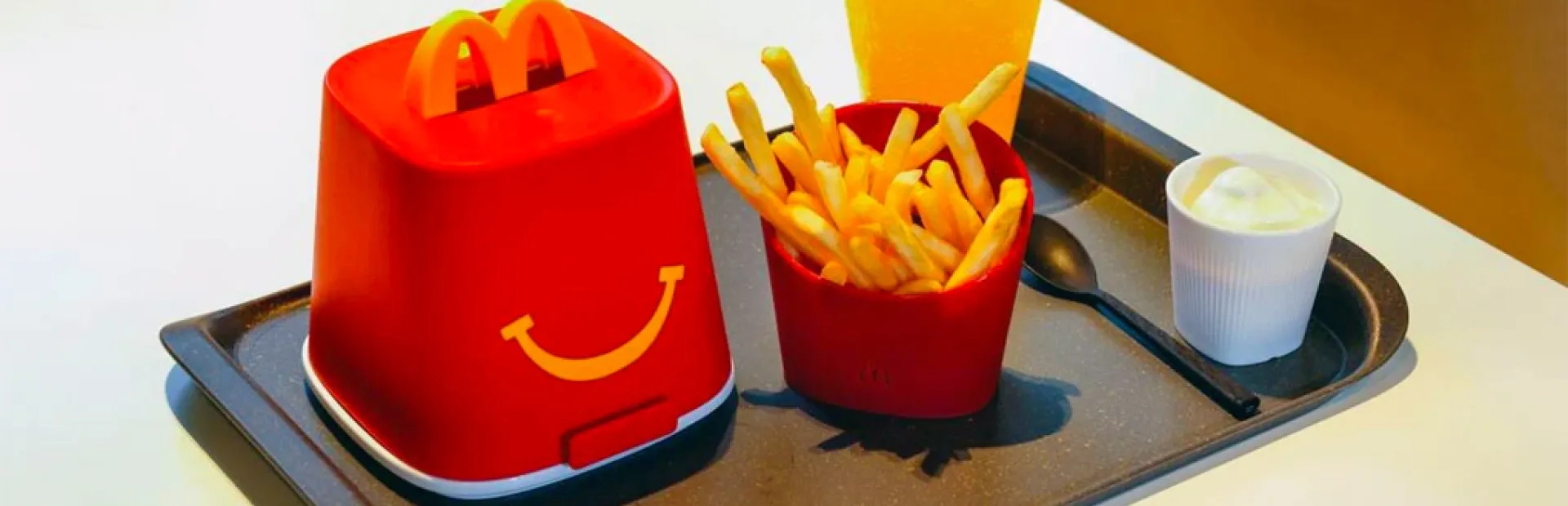 McDonald’s teste une vaisselle réutilisable pour le service à table