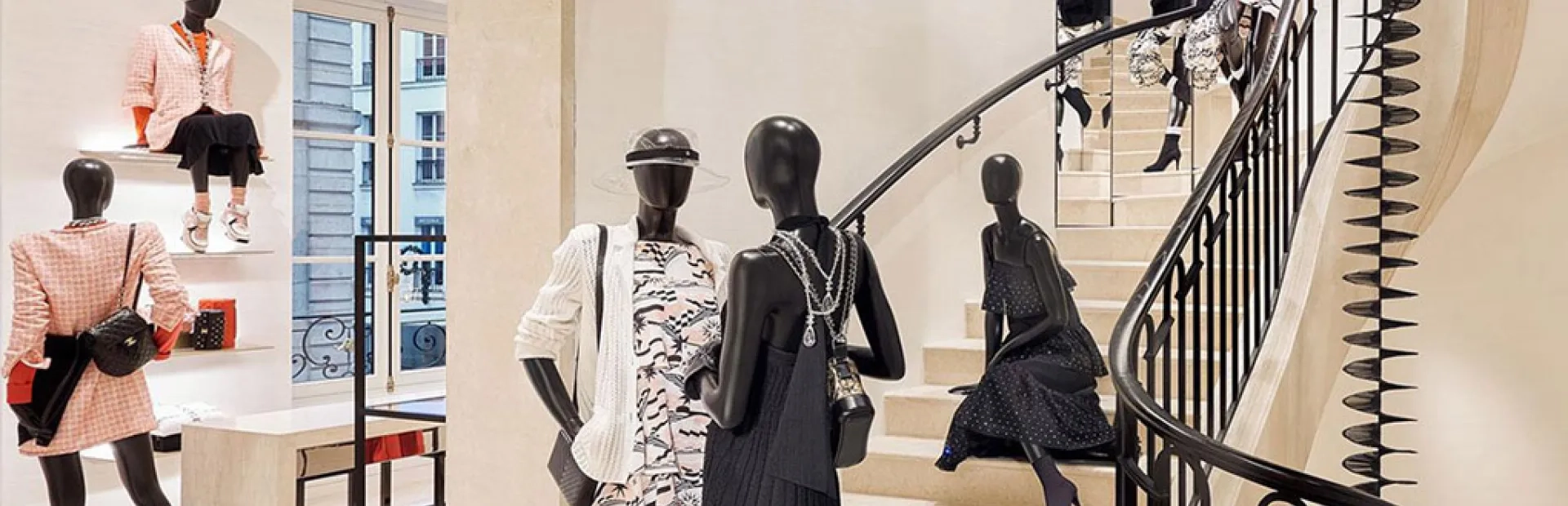 Chanel investit plus d’un milliard de dollars dans le digital et les boutiques