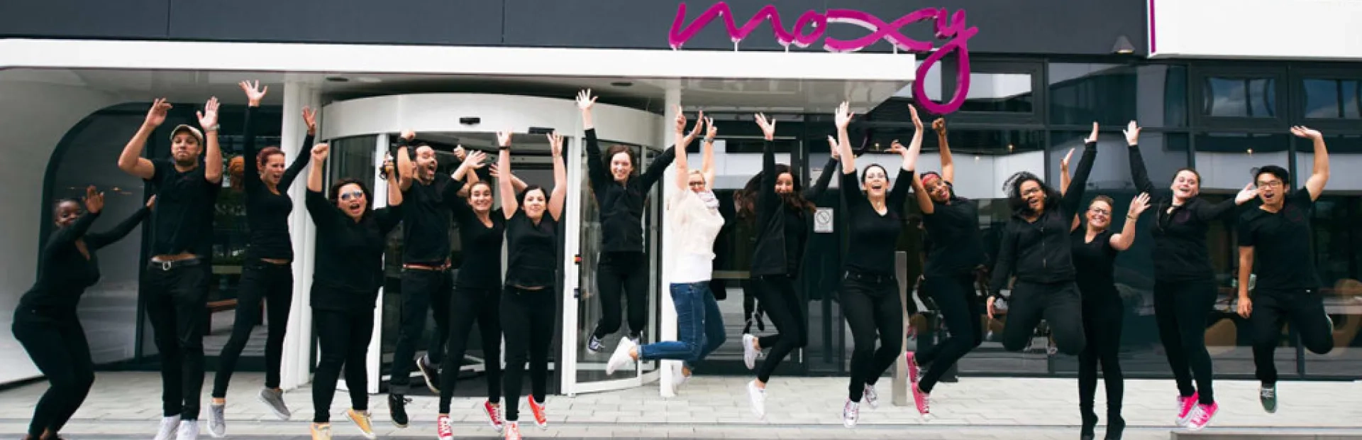 Les hôtels Moxy engagent des comédiens pour former leurs équipes