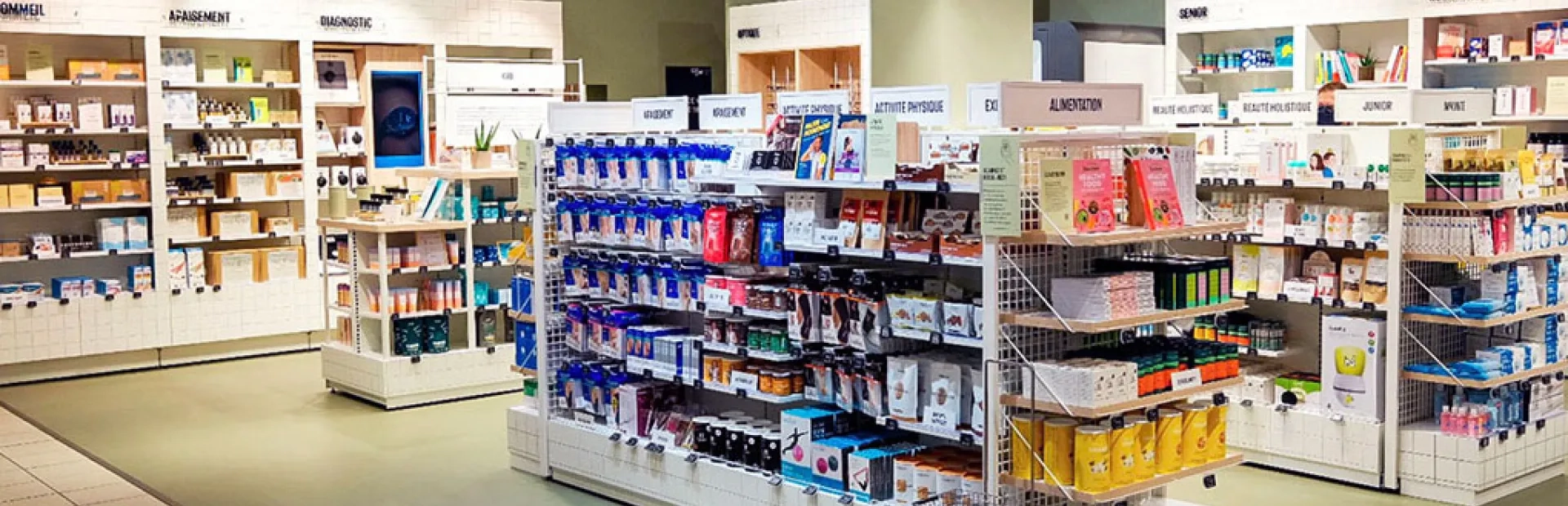 Monoprix déploie ses corners santé comprenant des cabines médicales connectées