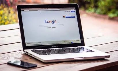 Moteur de recherche, Google devient aussi un moteur de réponse