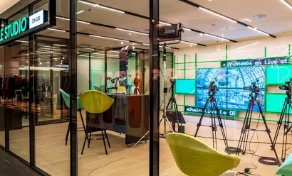 Le Printemps inaugure un espace dédié à la création de podcasts et au live shopping
