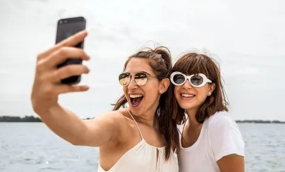 Alibaba va recruter 100 000 influenceurs pour booster ses ventes hors de Chine