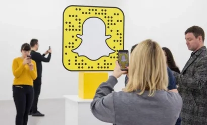 Lego propose une ligne de vêtements uniquement vendus sur Snapchat