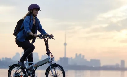Plein de services, pas d’engagement : la nouvelle formule de location de vélos chez Decathlon