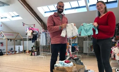 À Rennes, une boutique pour échanger entre parents des vêtements d’enfants