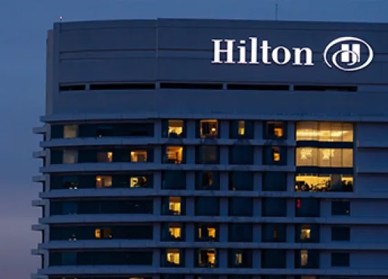 Façade la grande chaine d'hotel Hilton 