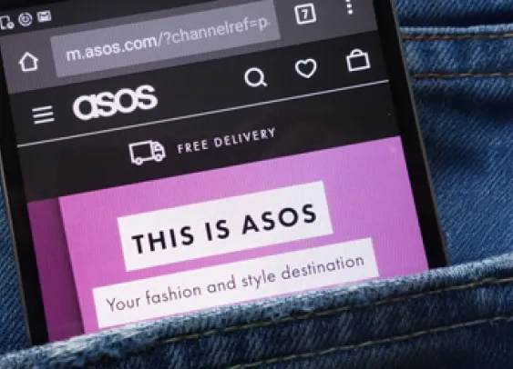 Image de l'application Asos sur un smartphone