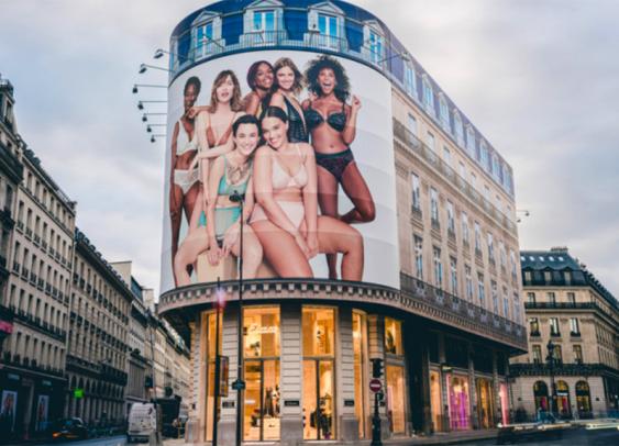 Etam intègre les nouveaux codes de l’expérience d’achat dans son flagship parisien