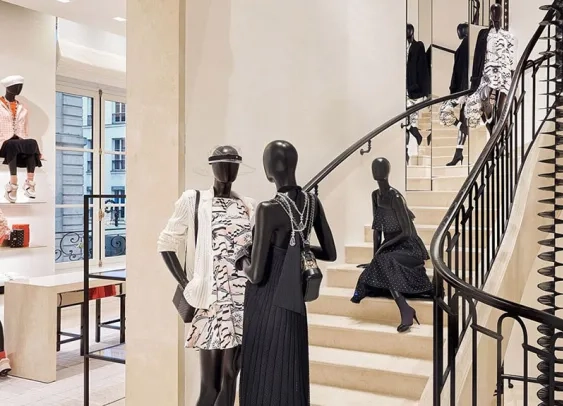 Chanel investit plus d’un milliard de dollars dans le digital et les boutiques