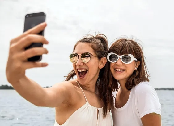 Alibaba va recruter 100 000 influenceurs pour booster ses ventes hors de Chine