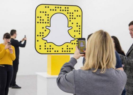 Lego propose une ligne de vêtements uniquement vendus sur Snapchat