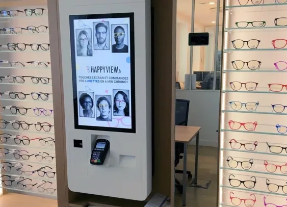 Afflelou déploie en pharmacie des bornes de vente de lunettes