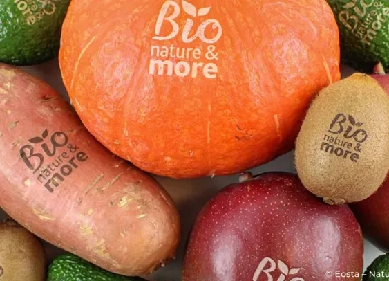 le tatouage au laser des fruits et légumes creuse son sillon