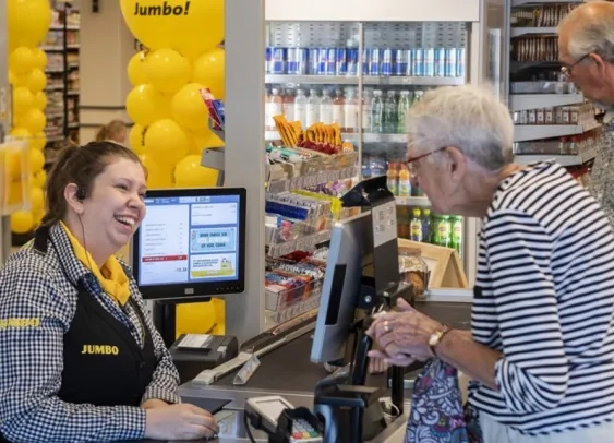 Aux Pays-Bas, un supermarché ouvre des caisses pour « papoter »