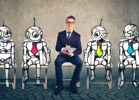 Dresseurs de bots, bêta-testeurs : les salariés en première ligne de l’expérience client