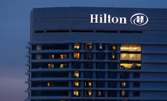 Façade la grande chaine d'hotel Hilton 